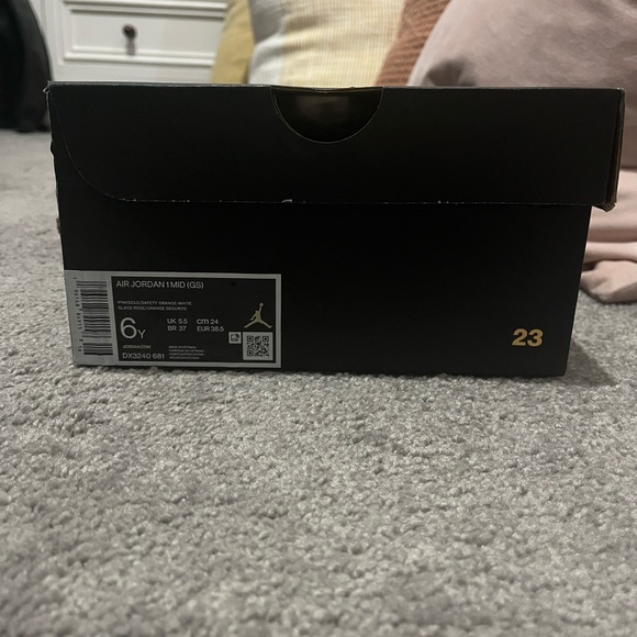 Size 6 Air Jordan’s - Picture 12 of 12